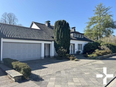 Großzügiges Villenanwesen mit Potenzial
... mit weitläufigem Garten als entspannter Rückzügsort