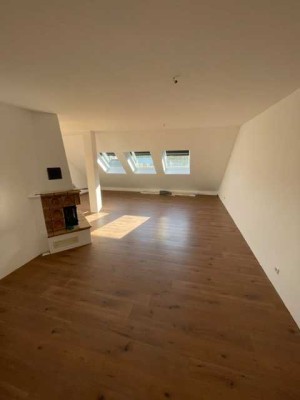 Helle 3-Zimmer Dachgeschosswohnung in Erftstadt