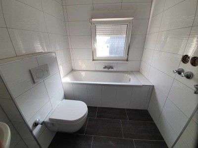 Erstbezug nach Sanierung: Ansprechende 2,5-Raum-DG-Wohnung mit gehobener Innenausstattung in Lünen