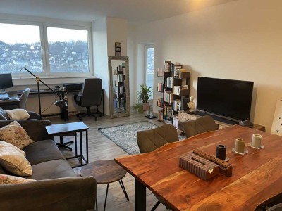 Schöne und modernisierte 2-Zimmer-Wohnung mit Balkon und Einbauküche in Marburg