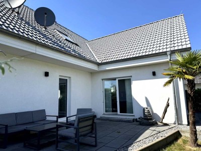 NEUWERTIGES ZWEIFAMILIENHAUS MIT MODERNER ENERGIETECHNIK IN LICHTENWALD