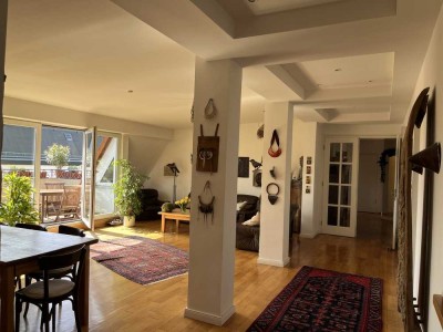 Traumhafte ruhige 7-Zimmer-Dachgeschosswohnung im Winterfeldkiez