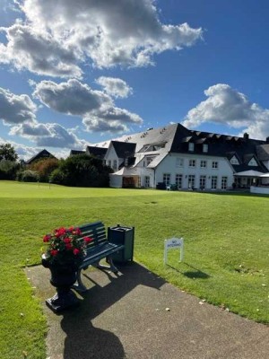 Einzigartige Wohnqualität mit weitblick über den Golfplatz aus allen Fenstern und von der Terrasse !