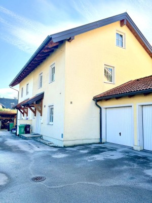 ruhig gelegene Doppelhaushälfte + Garage mit niedrigen Betriebskosten