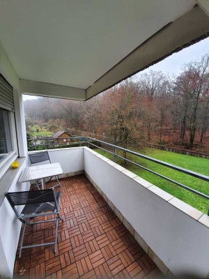 Helle 2-Zimmer-Wohnung mit Balkon am Waldrand