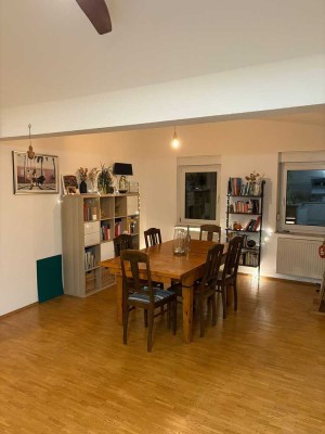 NEU! Freundliche Dachgeschosswohnung mit Balkon im Herzen von Offenbach!