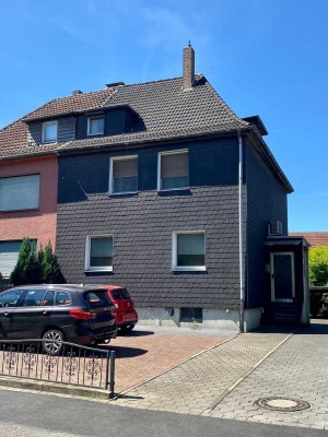 Mehrgenerationen! Doppelhaushälfte mit 2 Wohnungen und ausgebautem Dachgeschoss in Recklinghausen