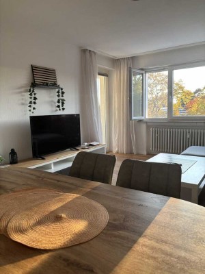 Moderne 3-Zimmer-Wohnung mit Südbalkon, neuer Küche & Möbilierung