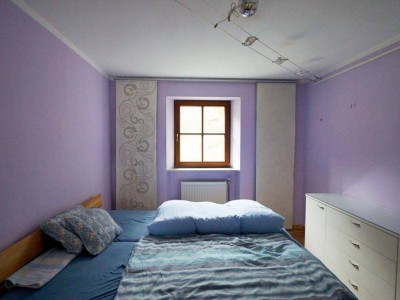 Dachgeschoß-Wohntraum mit Süd-Balkon: 3 Zimmer in grüner Ruhelage zur Miete