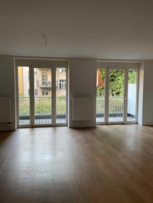 Renovierte 2-Zimmer-Wohnung mit Terrasse und Einbauküche in Hannover-Linden