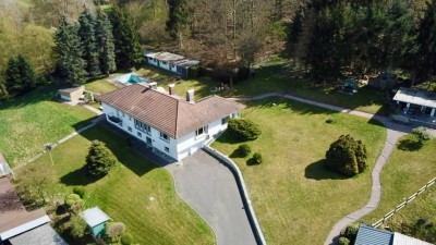 Großzügige Villa in traumhafter Hanglage mit Wintergarten und Einliegerwohnung