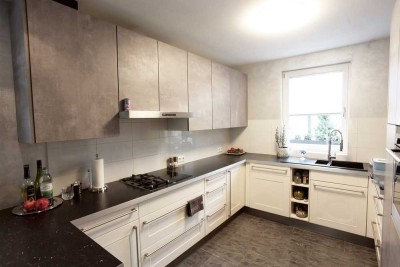 Moderner Wohntraum in Taunusstein – Doppelhaushälfte mit 230 m² Wohnfläche im neuwertigen Zustand