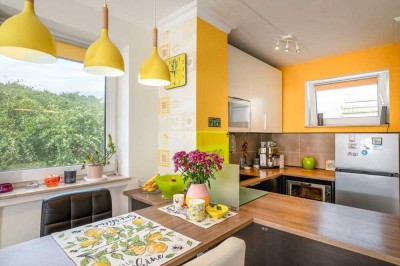 AUFGEPASST! Perfekte, renovierte 2 Zimmer Wohnung mit Balkon, Einzelgarage in Düsseldorf Gerresheim!