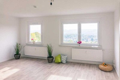 Neu sanierte 3-Raum-Erdgeschosswohnung mit Wanne