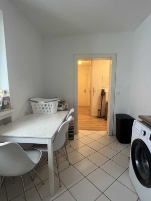 Schöne, helle 2-Zimmer-Wohnung mit Balkon in ruhiger Lage – Nachmieter gesucht ab sofort