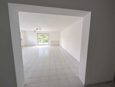 Schöne, helle 3-Zimmer-Wohnung mit  2 übergroßen Terrassen in Weiler zum Stein
