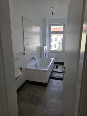 Erstbezug nach Sanierung mit Einbauküche: Schöne 3-Raum-Wohnung in Leipzig