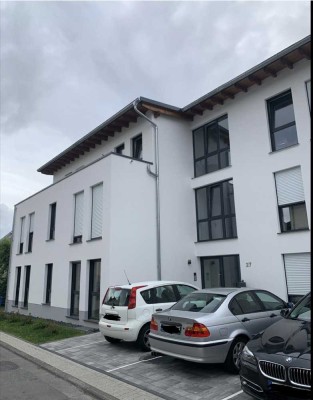 Neues ansprechende 4-Zimmer-Wohnung mit Balkon in Bad Camberg-Erbach