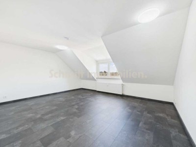 Wohnen mit Weitblick: 2,5-Zimmer-ETW im Ortskern von F-Schwanheim