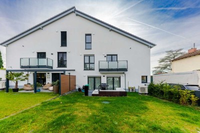 Exklusiv ausgestattetes, neuwertiges EFH im Kleeblatthaus von Schwalbach/Ts.