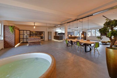 Eventlocation oder Privatnutzung: Möbliertes Luxusloft mit Sauna und Whirlpool