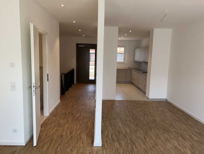 Stilvolle 4-Zimmer-Maisonette-Wohnung mit Einbauküche und zwei Balkone in Bremen