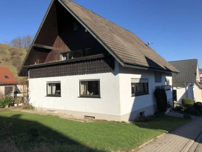 Günstiges 7-Zimmer-Einfamilienhaus in Staufenberg Gernsbach