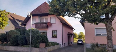 Ruhiges Einfamilienhaus mit großzügigem Grundstück und weiterer Baumöglichkeiten