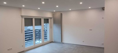 Geschmackvolle 3-Raum-Maisonette-Wohnung mit gehobener Innenausstattung mit Balkon in Burscheid