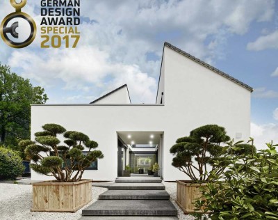 Dieses Haus ist einmalig und mit viel Glas für eine wundervolle Optik ! Mit Grundstück berechnet !