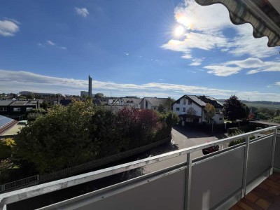 Neu renovierte Dachgeschosswohnung mit Weitblick