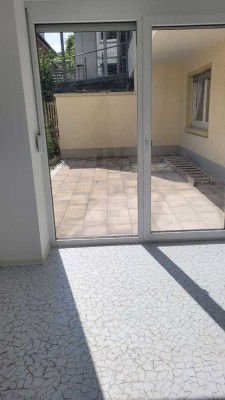 Individuelle, komplett neu gebaute Wohnung in modernisiertem und erweitertem Altbau