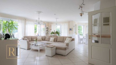Viel Raum für Ihre Ideen: Zweifamilienhaus auf Traumgrundstück