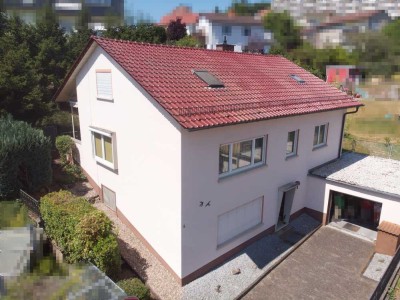 Freistehendes großzügiges Einfamilienhaus mit Garten