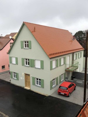 Charmante Doppelhaushälfte mit großzügiger Terrasse in der Altstadt von Nördlingen zu vermieten