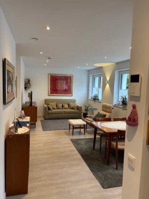 Helle, barrierefreie 3-Zimmer-Wohnung mit Terrasse & neuer Küche in Neuss-Holzheim