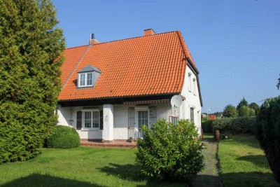 Reihenendhaus auf großem Grundstück in Strandnähe