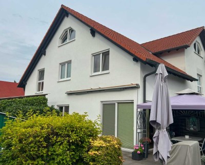 Modernes Reihenendhaus im ruhigen Berliner Umland  – mit Wohlfühlambiente und Gartenidylle