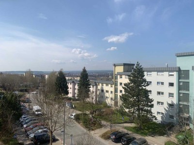 Attraktive 1-Zimmer Wohnung mit Wintergarten/Balkon und herrlicher Aussicht