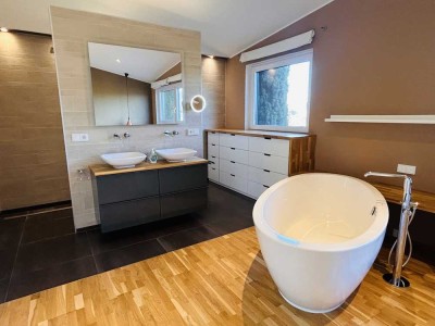 Modernes und stilles Doppelhaus in ruhiger Lage zu vermieten