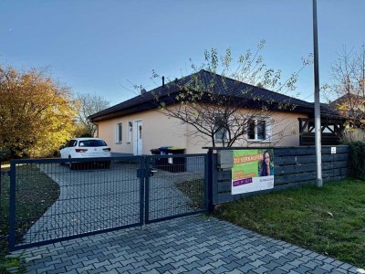 PROVISIONSFREI | Bungalow mit 715qm Grundstück in verkehrsgünstiger Lage!