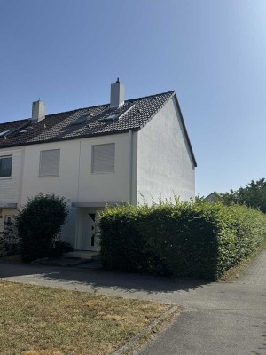 familienfreundlich - modernisierte DHH mit EBK in Kirchheim b. München