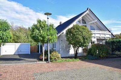 Repräsentatives Einfamilienhaus mit Sauna, provisionsfrei & großem Südgrundstück in Toplage