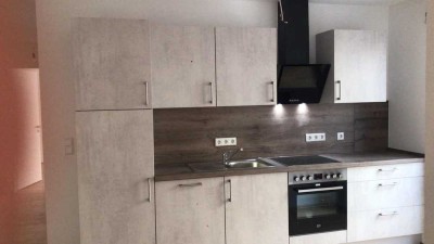 Exklusive, vollständig renovierte 2-Zimmer-Wohnung mit Balkon und EBK in Nürnberg