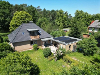 Einfamilienhaus mit Wärmepumpe, Photovoltaik und Einliegerwohnung