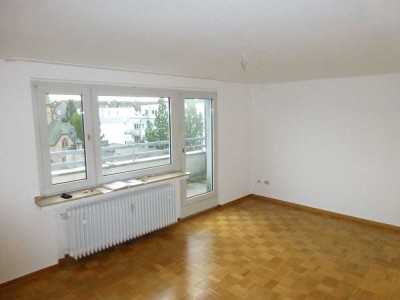 sonnige 3-Zimmer-DG-Wohnung mit 3-seitigem Balkon in Oberhausen-Mitte