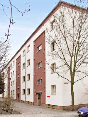 Modernisierte 2 Zimmer Wohnung mit Einbauküche und Balkon