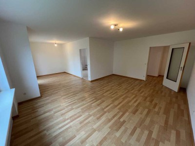 Helle 3-Zimmer-Wohnung mit Balkon, Tageslichtbad & Gäste-WC