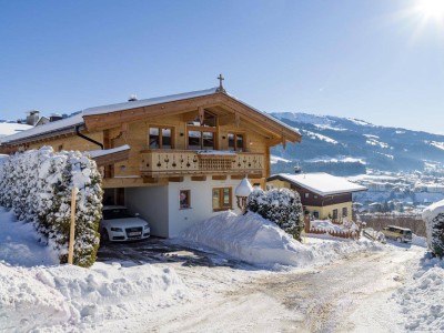 Chalet mit Ausblick auf den Kitzbüheler Hahnenkamm/Streif mit Sauna &amp; Terrasse