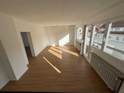 Sonniges 2-Zimmer Penthouse mit großem Balkon in Bestlage von Bad Cannstatt